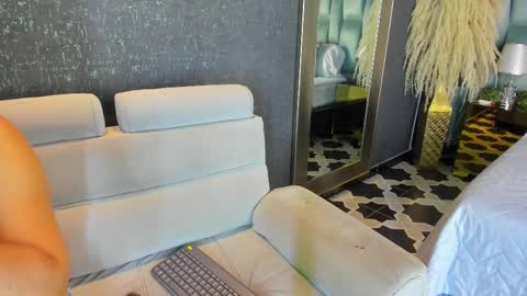 Paulina online show from November 2025 11:31:02 AM