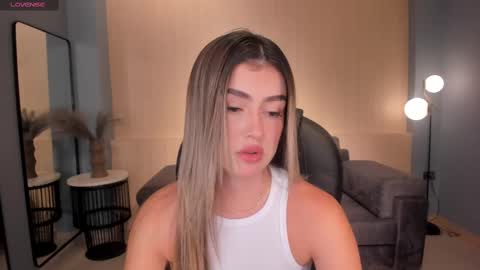 Paulina Santos  online show from March 2025 07:17:01 PM