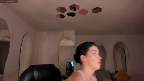 Paulina Santos  online show from November 2025 05:15:01 PM