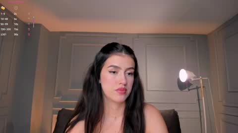 Paulina Santos  online show from November 2025 06:08:02 PM