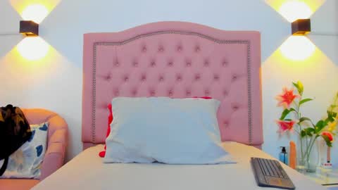 Snapshot of paulinavera chatting on April 2026 12:56:01 PM paulinavera online show from April 2026 12:56:01 PM