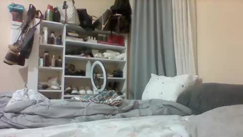 pauline19932016 online show from October 2025 01:12:02 PM