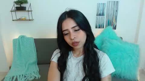 Paulinna online show from March 2025 09:27:02 PM