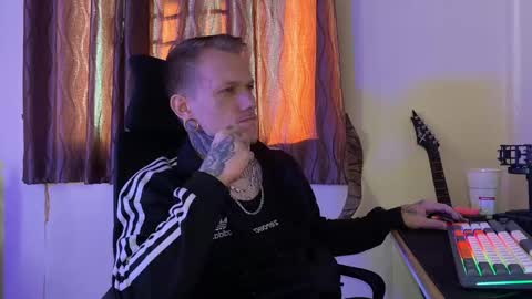 Paul Velvet online show from November 2025 12:44:02 AM