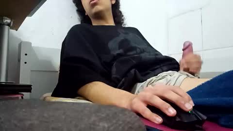 paumedio_tropa online show from October 2025 03:38:01 AM