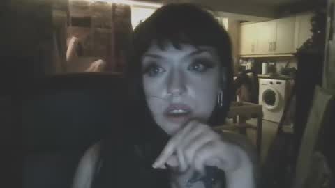 pawggersgoth online show from October 2025 04:12:01 AM