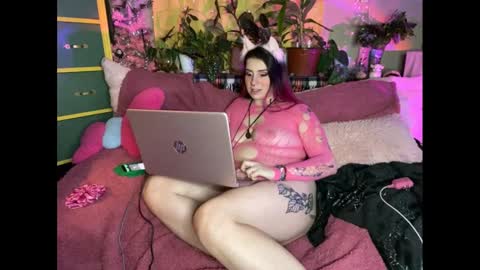 Snapshot of payyourprincessjess chatting on January 2025 02:09:01 AM payyourprincessjess online show from January 2025 02:09:01 AM