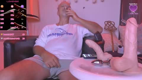 Snapshot of peacetous chatting on October 2025 04:35:02 AM Marc online show from October 2025 04:35:02 AM