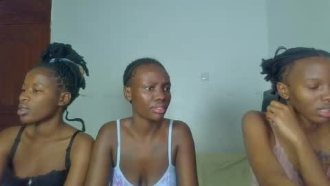 Snapshot of peach_ebonny chatting on June 2026 06:14:01 PM peach_ebonny online show from June 2026 06:14:01 PM