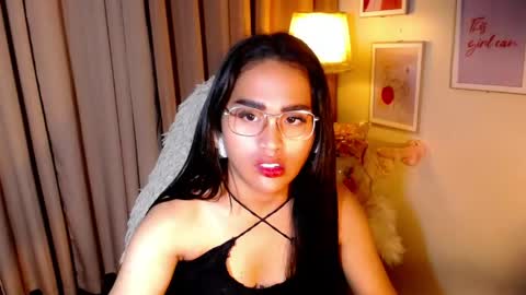 Snapshot of peakaboo_xx chatting on May 2026 01:56:01 AM Angel Creamdensada online show from May 2026 01:56:01 AM