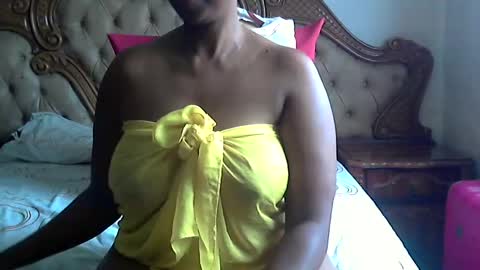 Snapshot of pearassmmm chatting on February 2025 06:40:02 AM pearassmmm online show from February 2025 06:40:02 AM