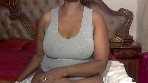 Snapshot of pearassmmm chatting on February 2025 08:58:01 PM pearassmmm online show from February 2025 08:58:01 PM