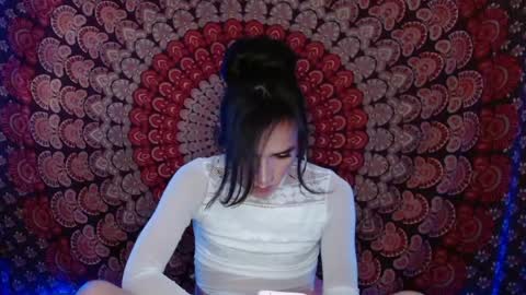 pearlatin online show from May 2026 10:05:01 PM