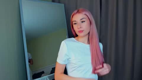 Emma online show from December 2025 06:22:02 AM