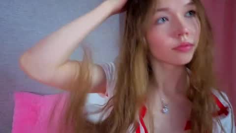 pearly_peach_ online show from May 2026 06:13:01 PM