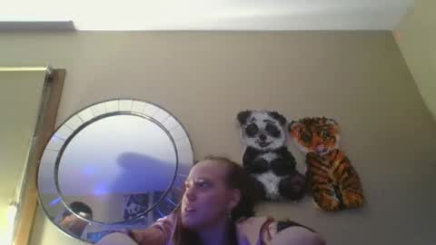 Snapshot of pearlysapphire chatting on October 2025 06:39:02 AM pearlysapphire online show from October 2025 06:39:02 AM
