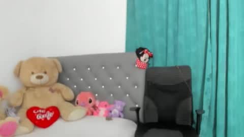 penelope_fox29 online show from April 2026 04:27:02 PM