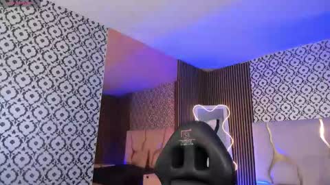 penelope online show from December 2025 03:13:01 AM