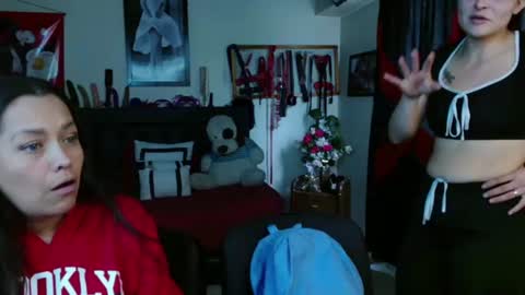 Penelope and my girlfriend Marilyn online show from June 2026 02:10:02 PM