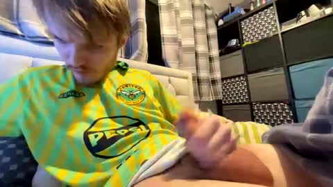 Penguin online show from February 2026 01:09:02 AM