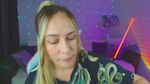 Snapshot of pepper_cat chatting on January 2025 05:27:01 PM Dia online show from January 2025 05:27:01 PM