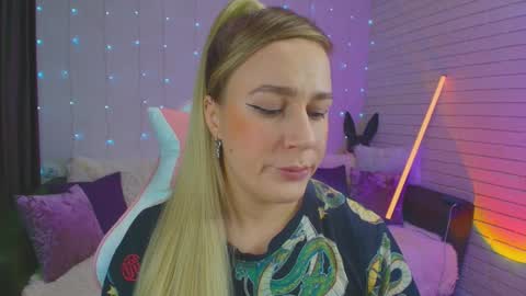 Snapshot of pepper_cat chatting on February 2025 10:54:01 PM Dia online show from February 2025 10:54:01 PM