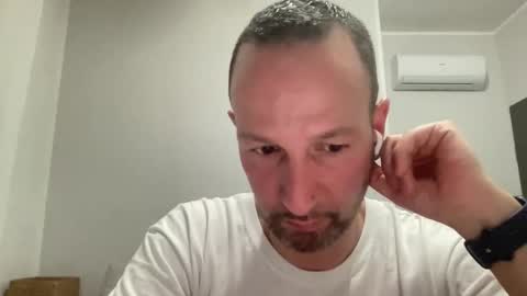 Snapshot of peppinslosqualo chatting on April 2026 09:35:01 PM peppinslosqualo online show from April 2026 09:35:01 PM
