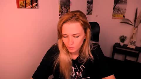 Mia online show from September 2025 06:24:02 AM