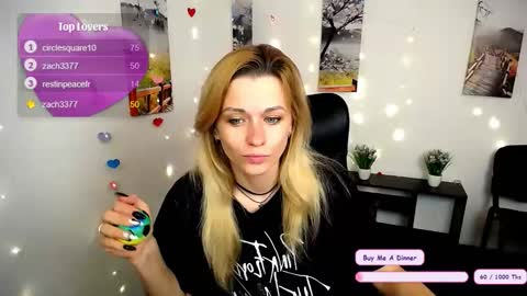 Mia online show from November 2025 07:29:02 AM