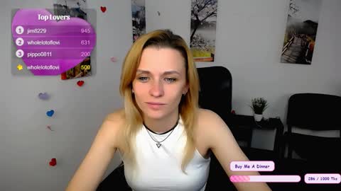 Mia online show from November 2025 07:53:01 AM