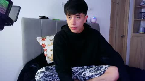 Snapshot of perceo09 chatting on January 2025 04:06:01 PM first anal video in bio we are lucy and perceo follow us online show from January 2025 04:06:01 PM