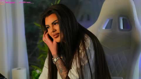 Dee online show from December 2024 10:01:02 AM