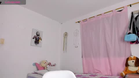 Snapshot of perla_kathy chatting on January 2025 05:11:01 AM Dulce maria online show from January 2025 05:11:01 AM