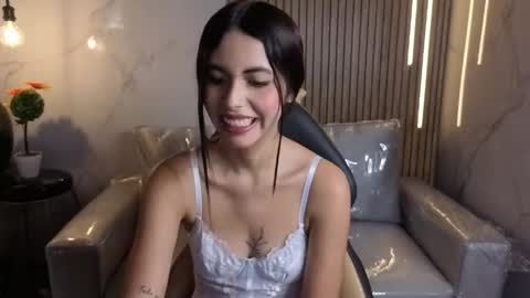 perla_lovely online show from May 2026 12:22:02 PM