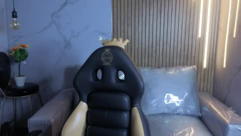 perla_lovely online show from May 2026 12:24:02 PM