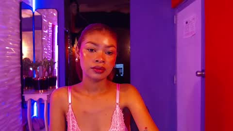 Snapshot of perla_st chatting on February 2025 12:15:02 PM Perla online show from February 2025 12:15:02 PM