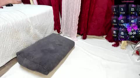 Perla Thompson online show from October 2025 05:30:02 PM