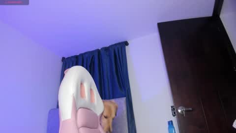 Perla online show from October 2025 01:20:02 AM