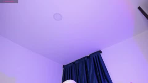 Perla online show from November 2025 09:46:02 PM