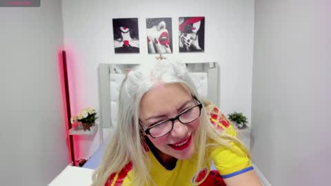 Snapshot of perlaa_sweet_ chatting on July 2026 01:06:01 PM Perla online show from July 2026 01:06:01 PM