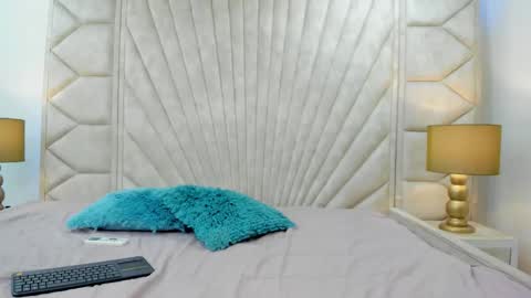 persefone_d online show from October 2025 01:46:02 PM
