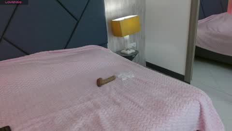 Persefone  online show from April 2026 03:34:02 AM