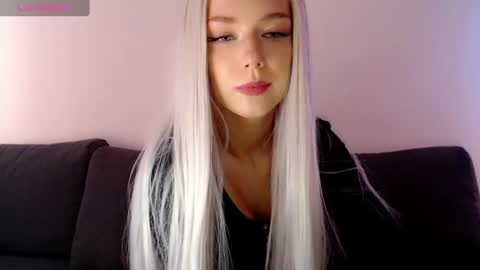 Snapshot of pervyblonde chatting on February 2025 11:28:02 AM Isabella online show from February 2025 11:28:02 AM