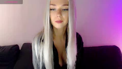 Snapshot of pervyblonde chatting on March 2025 12:00:01 PM Isabella online show from March 2025 12:00:01 PM