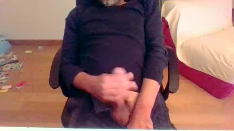 pesketig42 online show from April 2026 09:01:02 PM