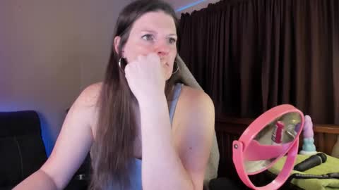 Kelly online show from December 2025 12:10:01 PM