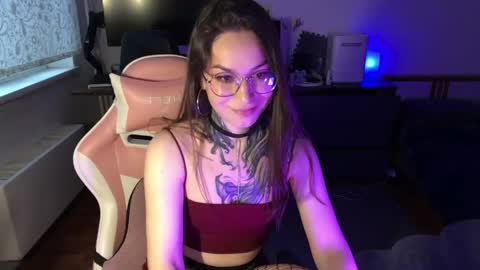 petal_dust_ online show from April 2026 02:23:01 PM