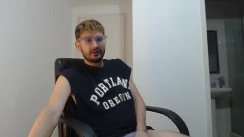 Snapshot of peter_x_annaud chatting on January 2025 11:32:02 AM FELIPE online show from January 2025 11:32:02 AM