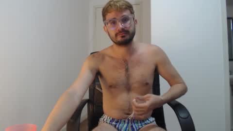 Snapshot of peter_x_annaud chatting on January 2025 03:12:02 PM FELIPE online show from January 2025 03:12:02 PM