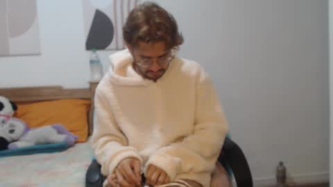 Snapshot of peter_x_annaud chatting on October 2025 11:09:02 AM FELIPE online show from October 2025 11:09:02 AM